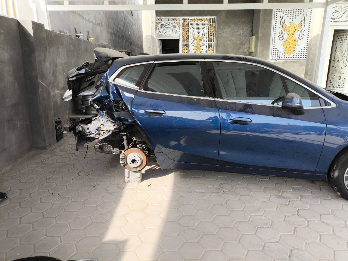 السلام عليكم بي أم دبليو موديل 2025 الفئه 220 فول مواصفات على حادثة رقم بصره شهداء مكان بصره خور الزبير رقم *********** البصرة, العراق
