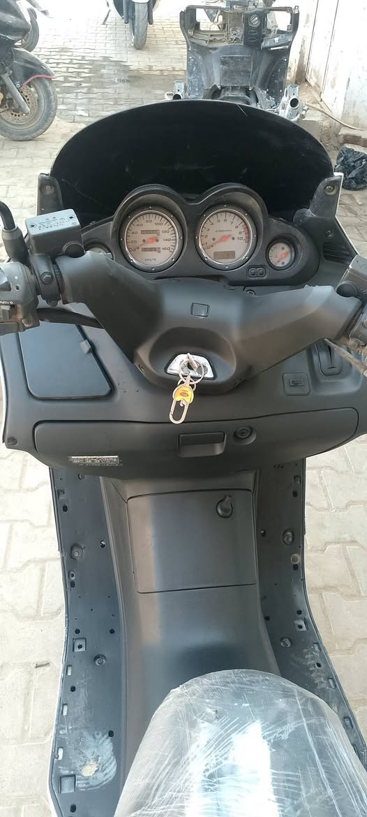 دراجه فورزه صفر ٦ للبيع مكاني ديالى الخالص رقم تلفوني هاذا ***********
