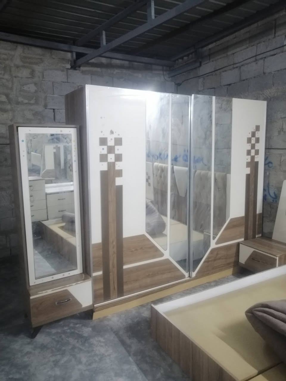 غرفه للبيع ٧ قطع سعر 225 اتصال ***********
