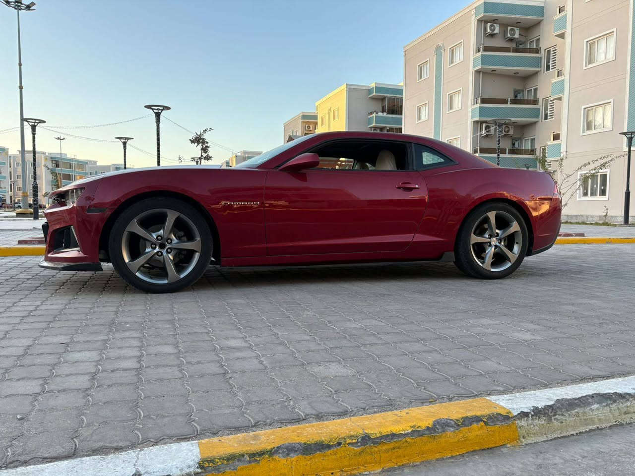 سلام عليكم
للبيع كماروسياره مديل 2014 خليجي فول مواصفات كشنات كهربائية تحكم ستيرن فتحه سقف شفتات2014 
6سلندر
مكينه6300 
85وبيها مجال قليل
مكان البصره 
رقم الهاتف ***********
مكلف بل نشر
