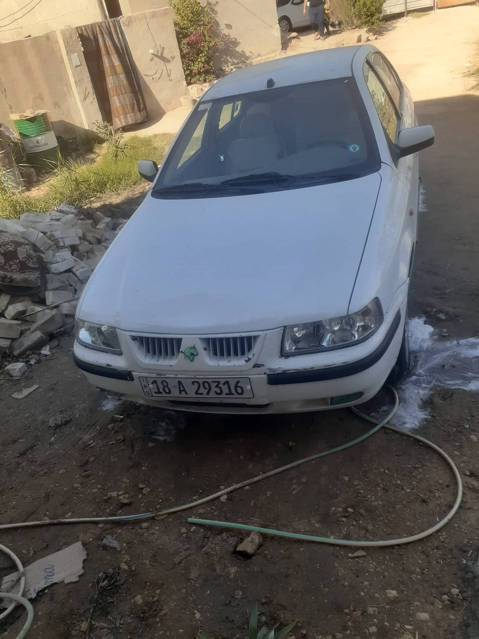 السلام عليكم 
سمند للبيع 2012 رقم بابل دولي حداديه حلوة تبريد شغال تخم تاير جديد مكينتها حلوة كهربائيات شغاله السعر 43 $ وبيها مجال مكان السيارة كربلاء طويريج 
***********
