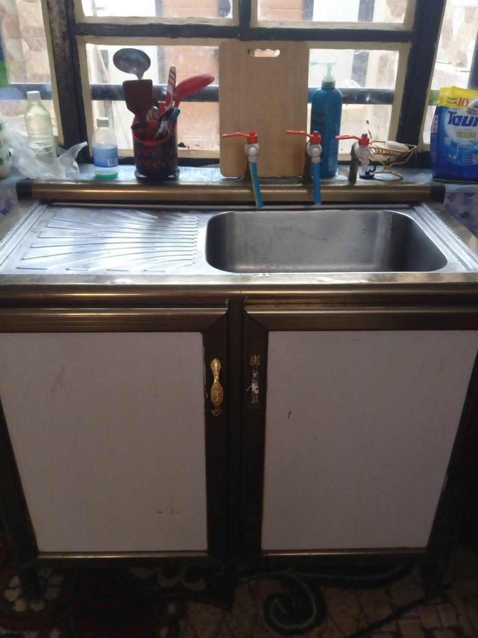 أغراض للبيع شغالات ع فحص مكان شعب نهايته الفورتات يوجد توصيل ***********
