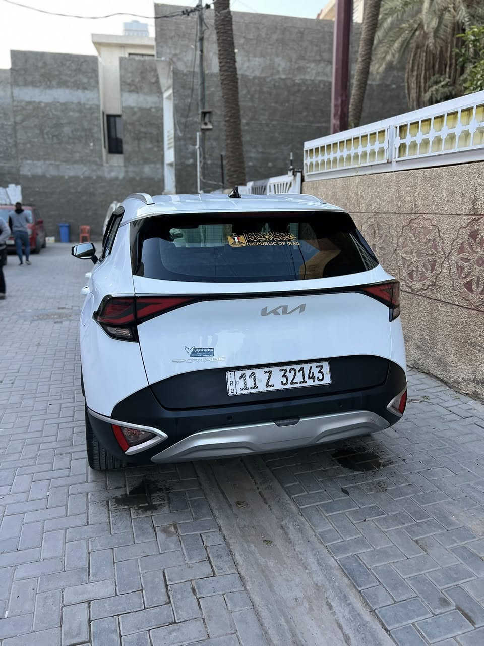 سبورتج فول مواصفات بدون فتحة ٢٠٢٥ خليجي ماشية ١٣ الف فقط سيارة جديدة  سونارها كدامكم بطيها طخة خفيفه بلبنيد ومبدل مال وكاله شركة مو تجاري وسلام اي استفسار اتصل ***********
