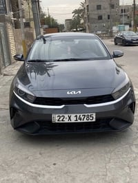 للبيع فورتي موديل 2023 سياره جديده بمعنه الكلمه حادثهه جاملغ وباب سايق...