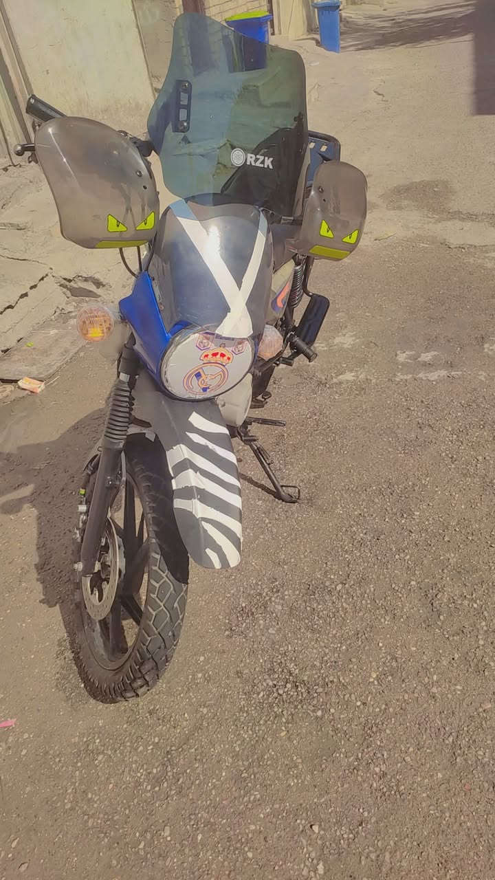 للبيع بوكسر 22 شهر 11 اوراق كاملة
دراجة جاهزة من كلشي..  🥹      دبلاات جدد..      شكل مرتب وكاعد 

   لايت زنون عالي ناصي..🔥        تايرات جدد...😇    بك لايت.   💘

      اشاير يمنه يسره..   👻      سلف هندر.. 😈     بنزات جدد..  🫵
  
   ولفات جدد.🤟     حت دهن ليوم بدلته 😂       شغل وطلع..  

مكاني بغداد العبيدي    سعر الدراجة (850)   سعر ايرانية 

رقمي *********** متوفر وتساب و اتصال
