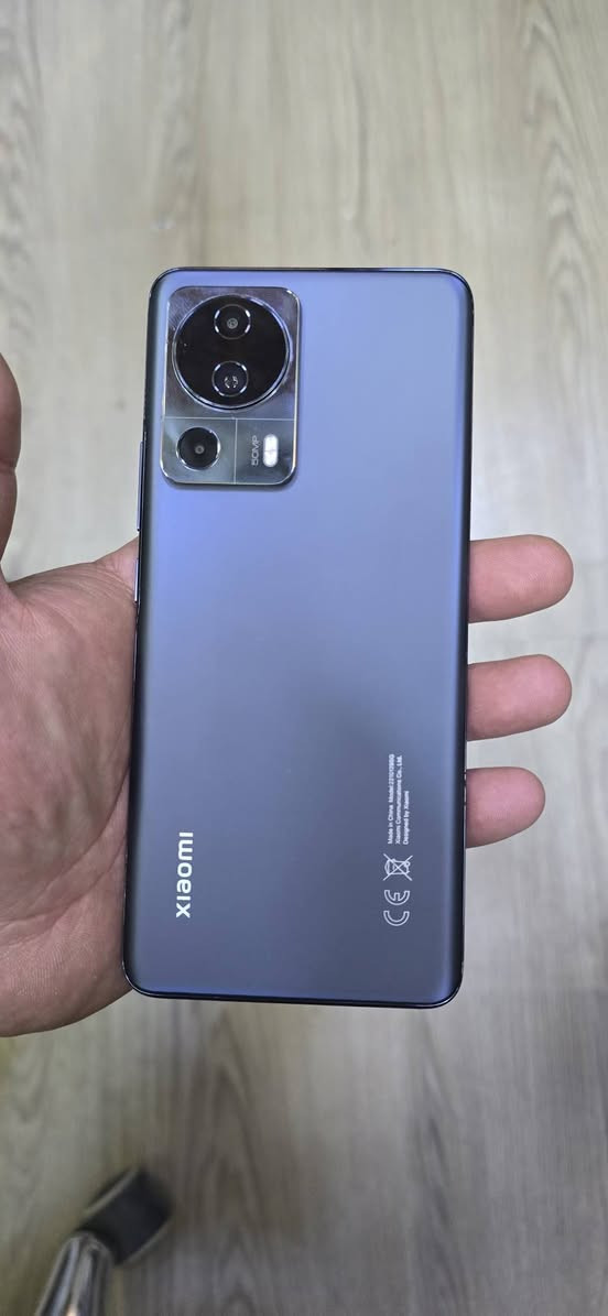 📱 للبيع Xiaomi 13 Lite (256GB) 📱
✨ مستعمل ونظيف جداً ✨ كامل أغراضه الأصلية
🔹 المواصفات: ✅ ذاكرة داخلية 256GB ✅ رام 8GB ✅ شاشة AMOLED قياس 6.55 إنج مع معدل تحديث 120Hz ✅ معالج Snapdragon 7 Gen 1 القوي ✅ كاميرا خلفية 50MP مع تصوير ممتاز ✅ كاميرا أمامية مزدوجة 32MP + 8MP للسيلفي الاحترافي ✅ بصمة مدمجة بالشاشة ✅ بطارية 4500mAh ✅ شحن سريع 67W ✅ يدعم شبكات 5G
📱 الجهاز أنيق وخفيف ومناسب للألعاب والتصوير والاستخدام اليومي.
✅ الحالة: نظيف جداً ✅ جميع الأغراض متوفرة ✅ جاهز للفحص والتجربة

السعر ٣٠٠ بي مجال بسيط للشراي 
الاتصال على الرقم
***********
