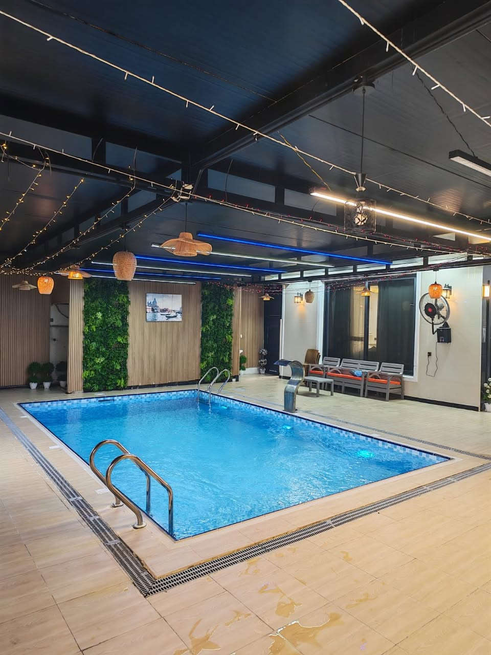 إذا تدور مكان هدوء وراحة 😌🌴
مزرعتنا متوفرة للإيجار اليومي/الشهري

✨ أجواء طبيعة
✨ مكان مناسب للشوي واللمة
✨ خصوصية تامة
✨ توفر ماء حار 🔥🚿

📍 الموقع: بغداد
📞 للحجز:***********
