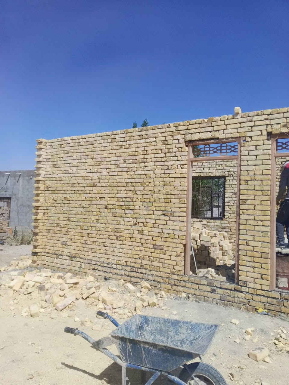 بناء درجة اولى وحاليا متفرق ***********
