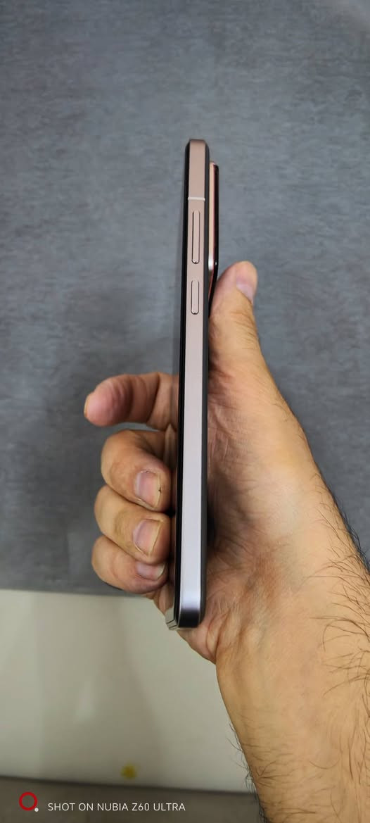 💪(REALME GT 7 PRO 256/12)💪
ريلمي جي تي 7 برو نسخة الصينيه خارق النضافه اول خط واقف على الشبكة التاني من جديد نحط فيه خط... الجهاز خالي من المشاكل والاعطال ومقاوم للماء والغبار ومكفول 

ببجي يشغل 120 فريم بكل سلاسه 

⚙️ Snapdragon 8 Elite (3nm)
أداء ناري وسرعة مافي بعدها 🚀

🖥 شاشة 6.78″ LTPO AMOLED
120Hz + سطوع خرافي6000شمعة 👀

🔋 بطارية 6500mAh
⚡ شحن 120W سريع جدًا

📸 كاميرات 50MP + 50MP Telephoto + 8MP
تصوير احترافي 👌

💧 مقاوم مياه وغبار IP68/IP69
🔒 بصمة UltraSonic سريعة جدًا

💥 تصميم فخم + أداء قوي = موبايل تقيل
 
💸السعر/650 وبي مجال بسيط

📌 عنوان نجف ملحق الروان


**إذا كنت صاحب هذا الإعلان وتريد حذفه لأي سبب، رجاءا أرسل رسالة إلى الدعم الفني**