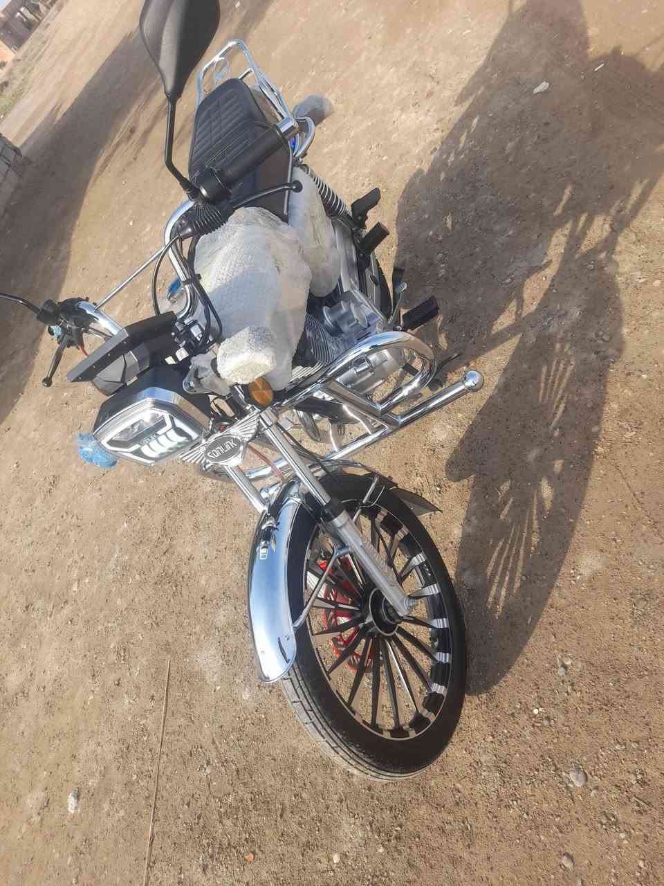 السلام وعليكم للبيع لون اسود مديل 25 محرك 150اخذته زيرو عل ايدي ويه بصمتين وسويجين و منفيس ماشي 8000 دهن الشرگه مامبدل دراجه مانقصه برغي سعر 925بي مجال بصيط عنوان سامراء /***********
