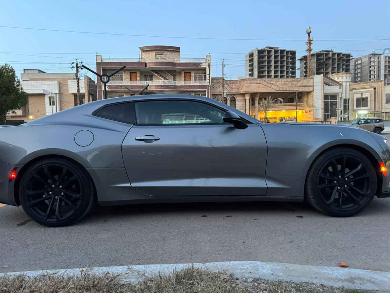 مال بيع ب145  بدون مراوس (***********)
كمارو 2020  6سلندر
*كشنات كهرباء جلد حار+بارد
*شاشة جبيرة ام اللد
*ويل ss20
*دواخل جلد+كنتارة
*اكتف كزوز 3اصوات 
*بجم zl1
*بك لايت سموك
*فجوج بريمبو
*جنح zl1
*لايتات ss
*گير عادي 
*ستيرن كنتارة بلادي هوة الگير
*ماشية 68 كيلو
*صدر كهربائيات تبريد تدفئة باتري كلشي جديد بدون اي نقص لا اتعب نفسك وتسئل شبيها نقص
حادثها جاملغ ايمن وشوية من باب الصدر فقط بدون شاصي بجمها كبس هوة الراديترات 
مكانها بغداد
