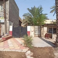 دار للبيع المساحه ١٧٦م  الوجه 5/90نزال 30  يحتوي على صالة ومطبخ وخدمات...