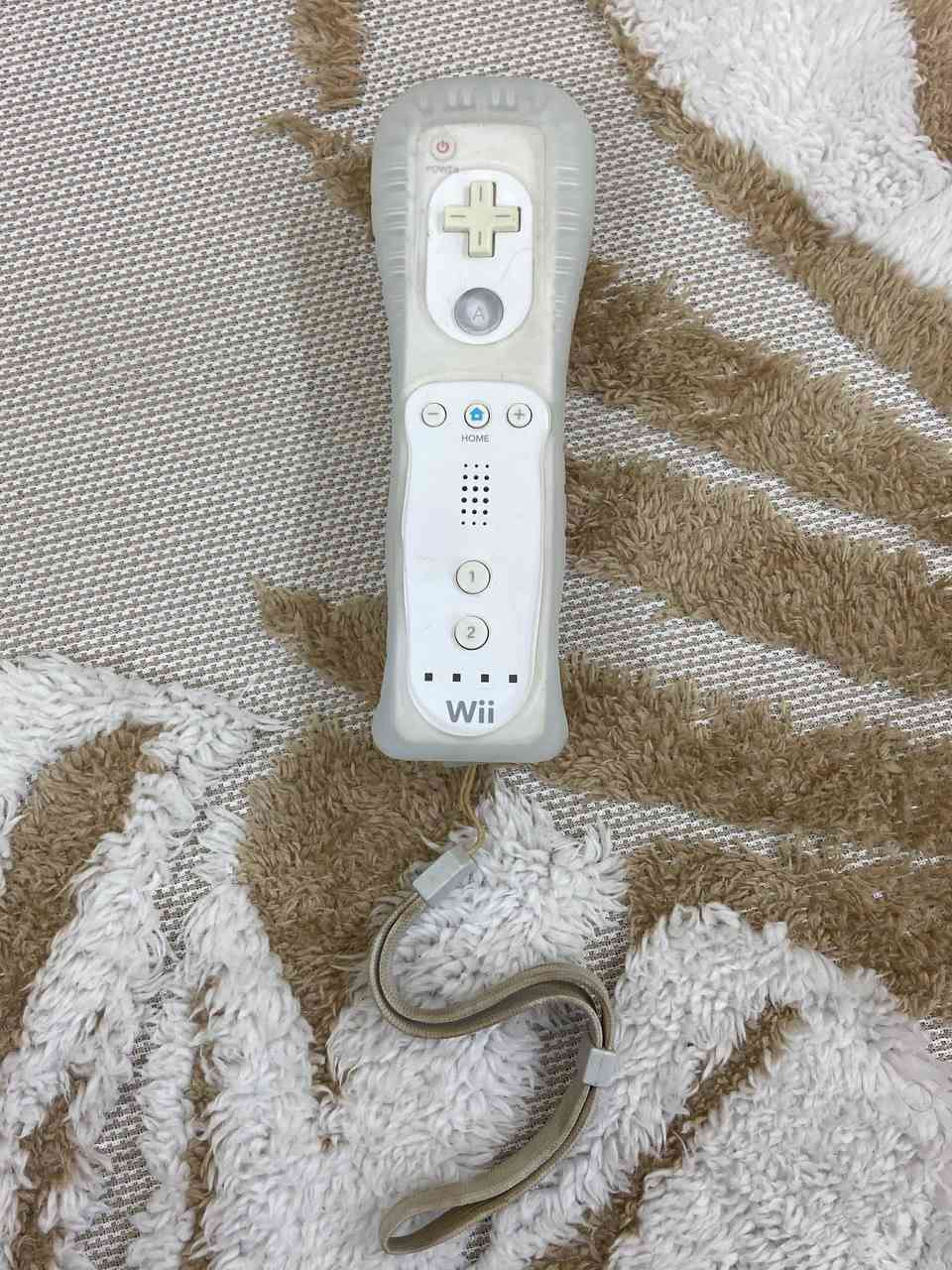 جهاز Wii .
السعر 25,000 دينار . 

متوفر توصيل .


**إذا كنت صاحب هذا الإعلان وتريد حذفه لأي سبب، رجاءا أرسل رسالة إلى الدعم الفني**