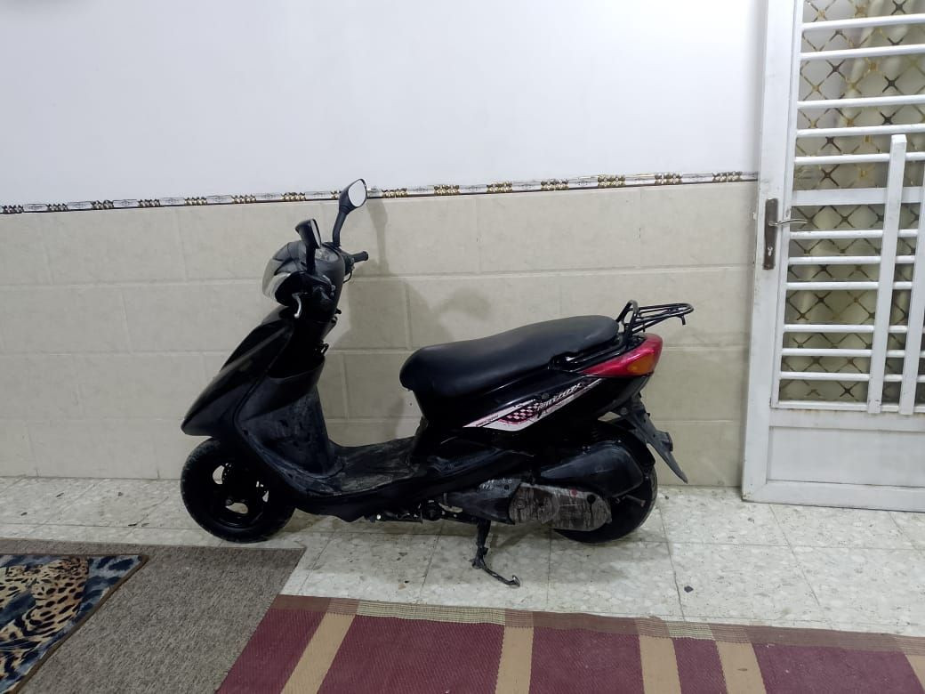 دراجه بريز بغبغاء فحل ابلاديه مكفوله كفاله عامه مكينتها حيل ناعمه صار فتره نازله رمبه نكره سلف كهربائيات كلها شغاله اوراقها كامله باسمي السعر 650 العنوان الشعب التلفون ***********
