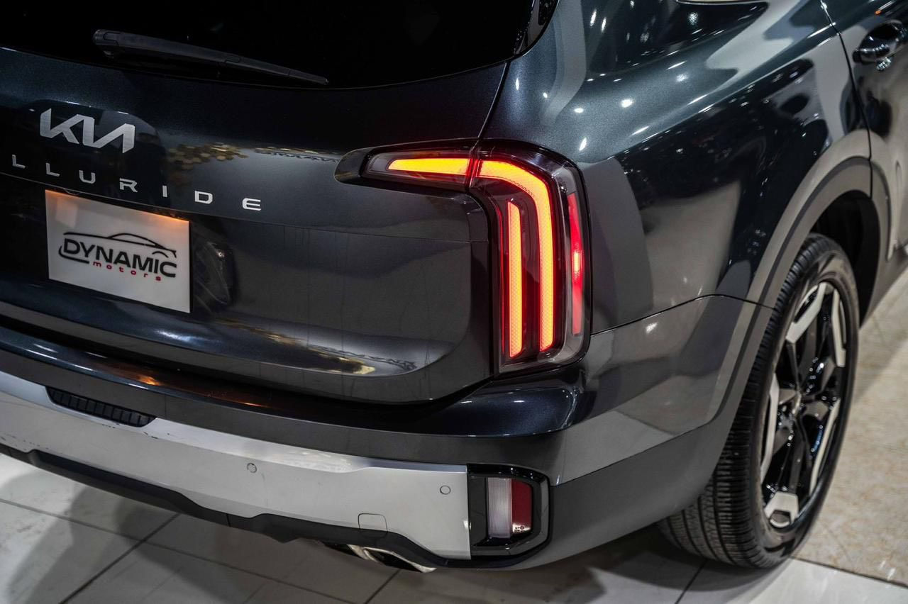 السلام عليكم
كيا تولورايد للبيع فقط 
موديل 2024
ماشيه 20,000
مواصفات فوول
حادث خفيف موضح بالصور
السعر 33,000$
للاستفسار ***********
