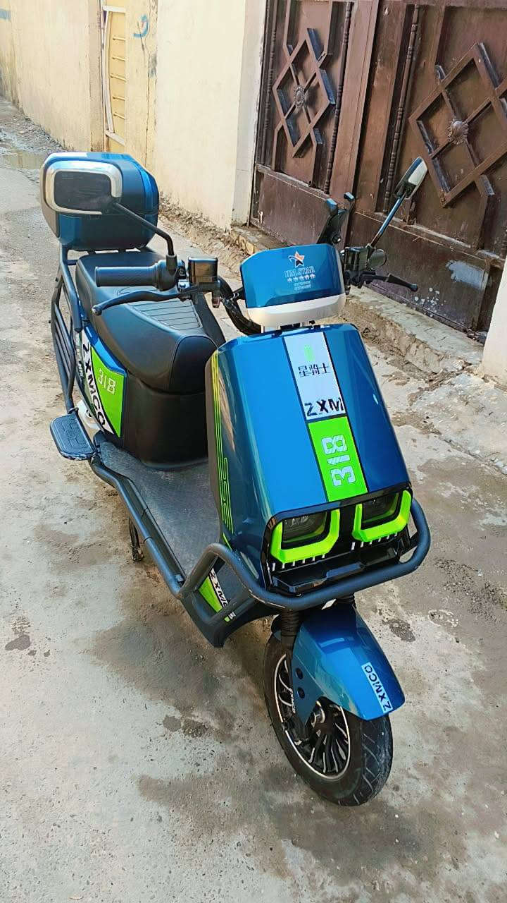 للبيع/دراجة شحن سريع نضافه فول بيها بصمه دبل لايت جديدة مستعملة شي قليل مكفولة من كل شي لا عطل ولا داخلة اي تصليح كرت الشركة بعده بيها مكان بغداد قرب فلكه سلمان باك الشراي فقط يتصل ***********
