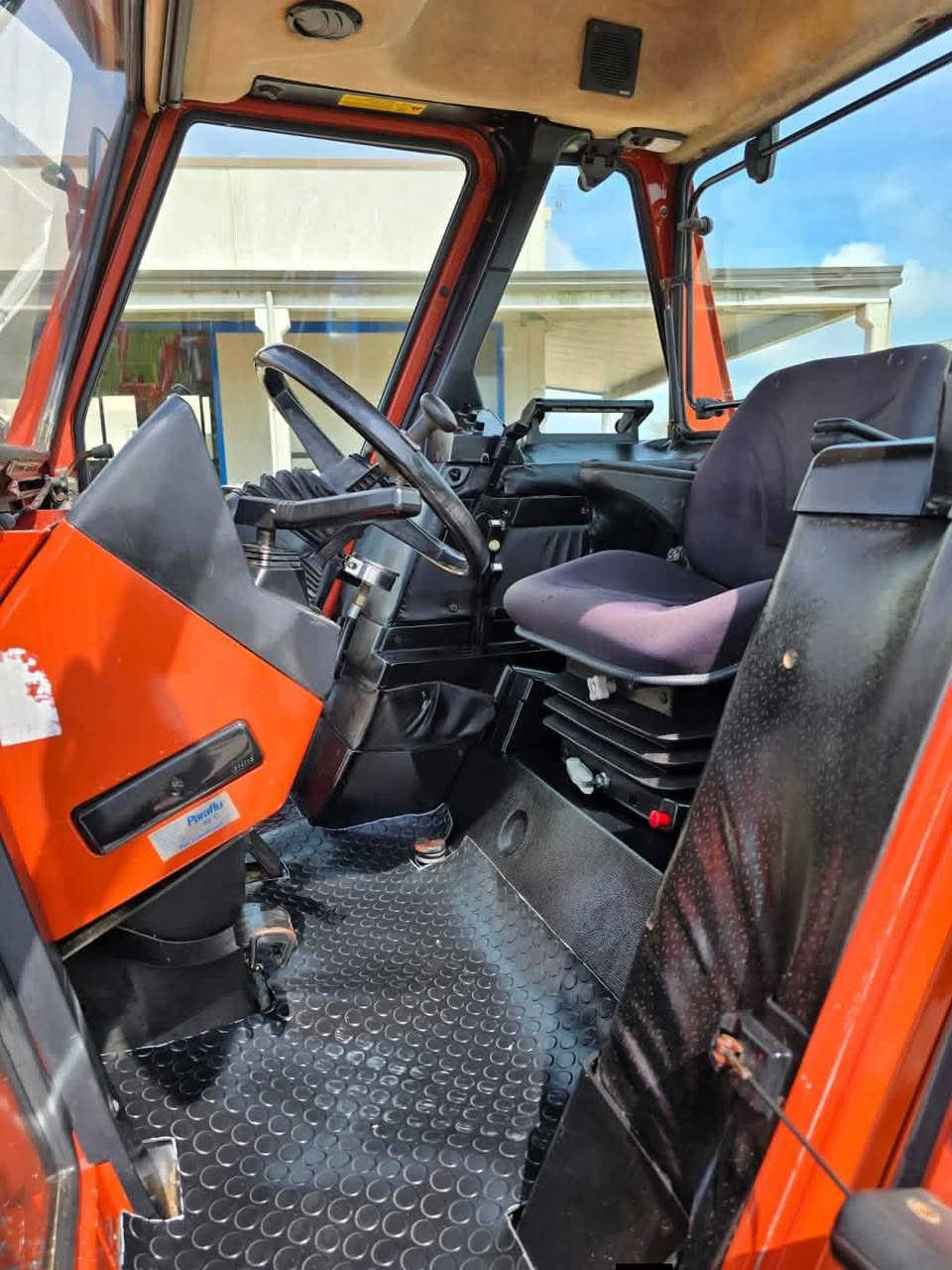 Fiat 160-90
موديل 1991
مشتغل 6800ساعة
محرك كير اكسل بالشرط كفالة عامة
اكسل بارز تكمة عريضة 
تبريد تدفئة شغال
المكينه مشروطة من كل شيء
السعر 45 مليون شامل مصاريف النقل
مكان الجرار اوربا مدة الوصول 25 يوم بعد الحجز⭕
للاستفسار خاص او 3197010285034+


**إذا كنت صاحب هذا الإعلان وتريد حذفه لأي سبب، رجاءا أرسل رسالة إلى الدعم الفني**