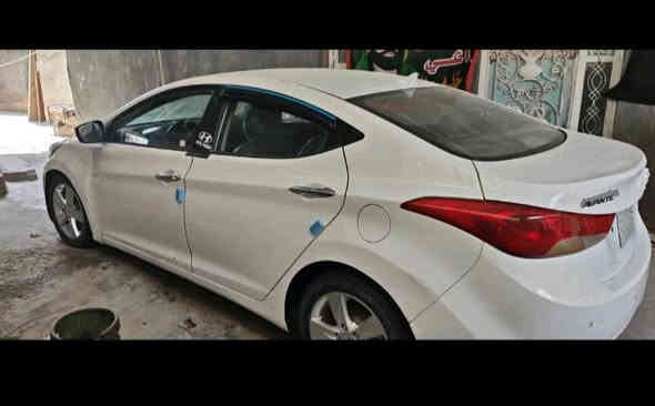 سلام عليكم افانتي 2012 وارد كوري ولوارد كوري معروف يجي بي صبغ وبيه ضرب بل الجاملغ صفحت السايق بس والباقي كفال مكينه جديد دواخله نضيفه مكاني البصره الزبير 
رقم الهاتف ***********
السعر 92
