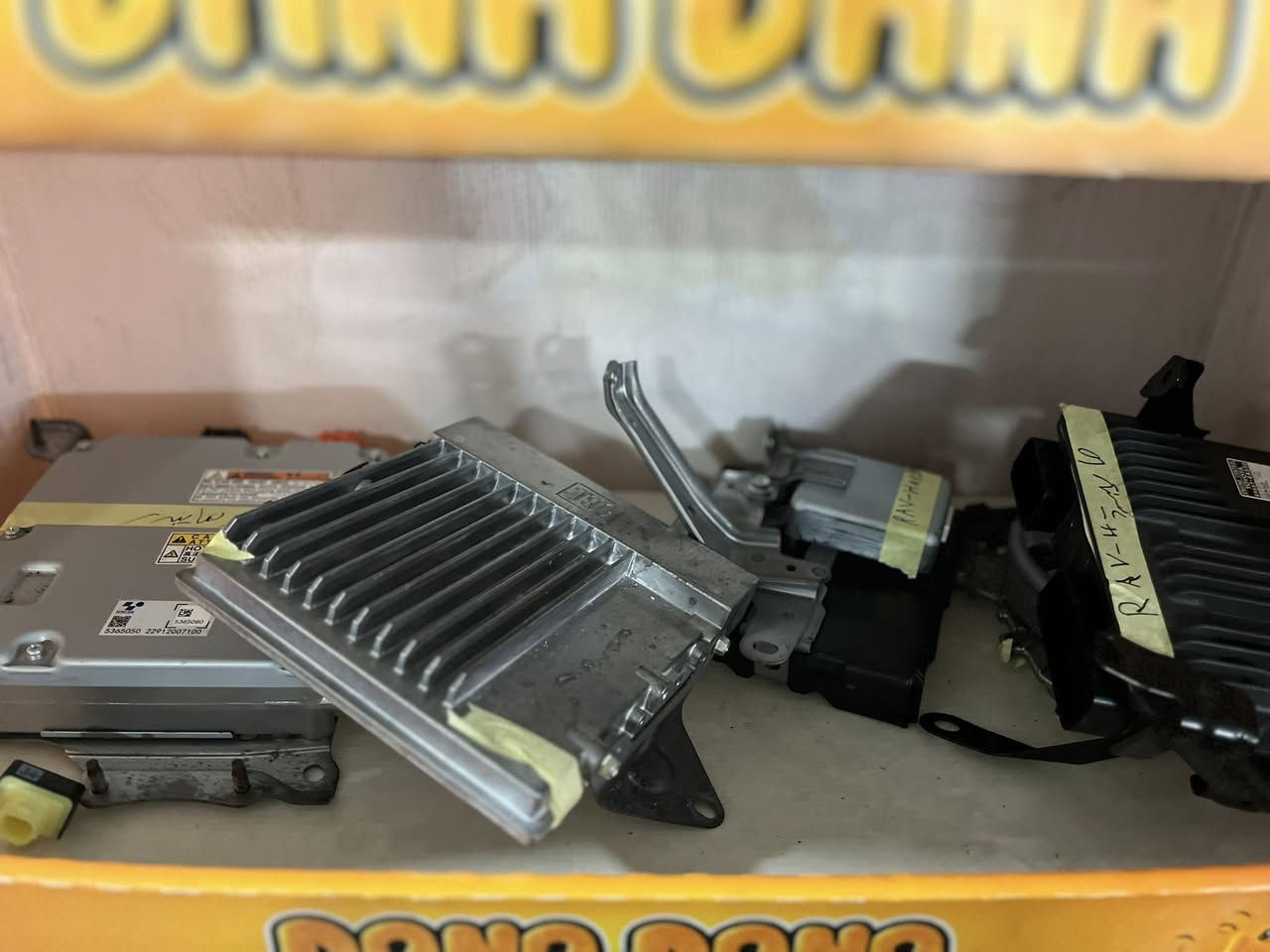 بو فروتنا كه لبه ليت سيارا تيوتا. رافور. هايلندر كامري گراند هايلندر


**إذا كنت صاحب هذا الإعلان وتريد حذفه لأي سبب، رجاءا أرسل رسالة إلى الدعم الفني**