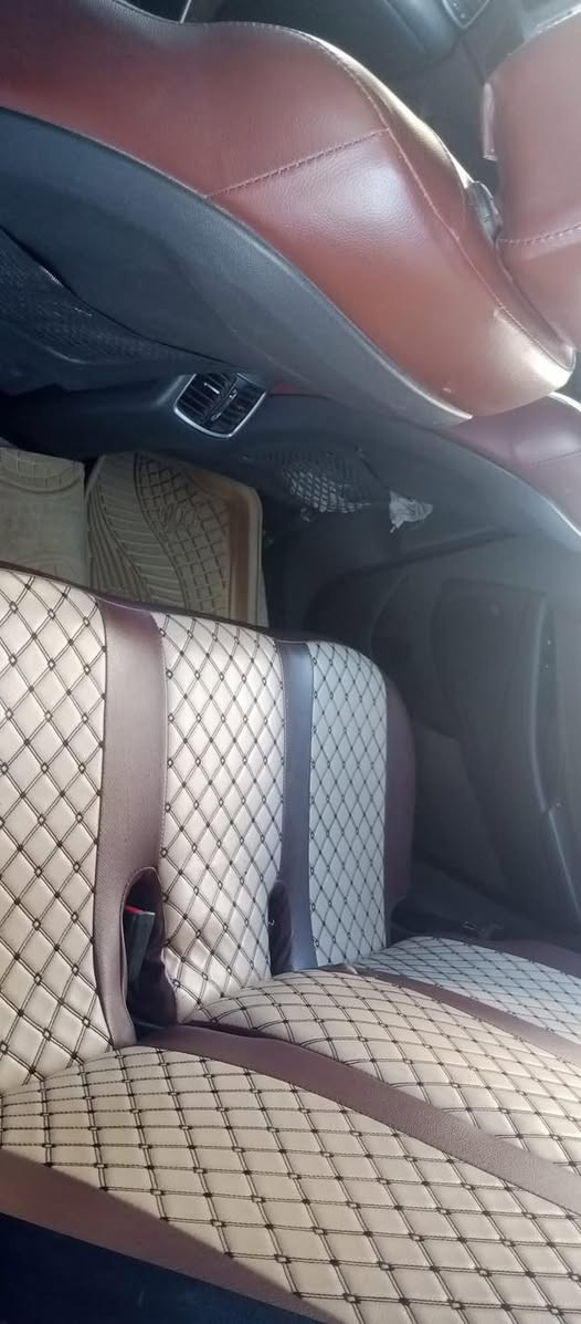 توسان موديل 2018
وارد امريكي سونار بل منشور
محرك 2000 
ماشية 149 الف كيلو 
مواصفات 
بنراما 
نقطة عمياء
كرسي السائق كهرباء 
داخل جلد
اشاير بل مري
قطعتين تبريد 
شاشه و كامرة دوارة 
كراسي الامامي ولخلفي تدفئه
ستيرن تدفئة 
3انضمة قيادة 
فور ويل
رقم بابل الانكليزي 
هزة جديدة
سعر 163$
مكان السياره طويريج
الاستفسار ***********
للبيع او مراوس حسب القناعة
