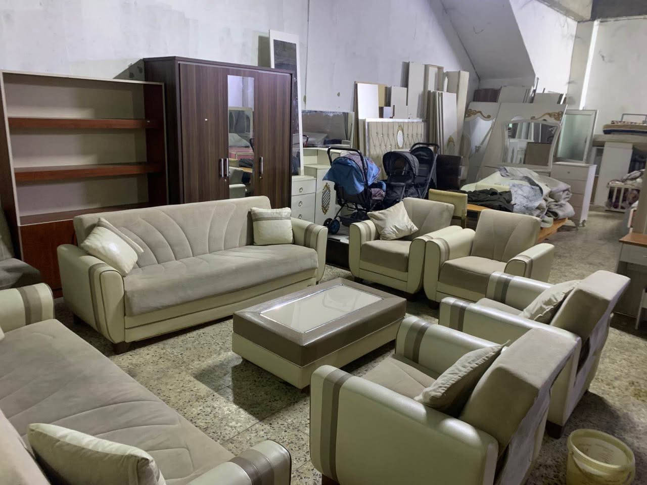 تخم قنفة جلدي اصلي ١٠ نفرات مع ميز حيل نضيف سعر ٣٥٠ ألاف عنوان دهوك بروشك ت*********** دهوك, العراق
