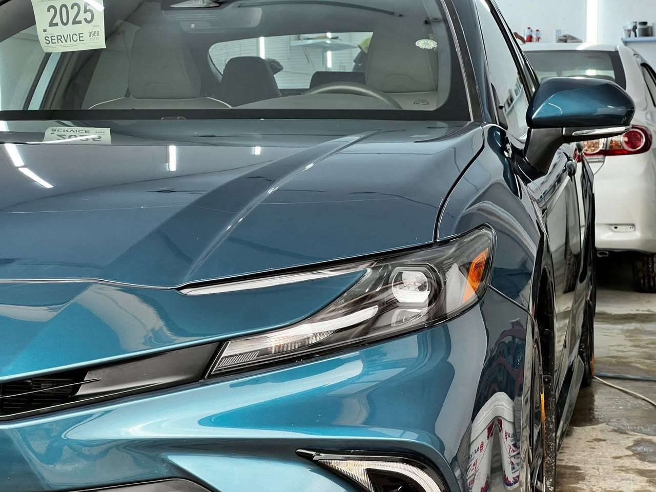 كامري 2025 SE  HEV
دخول جديد 

ماشيه 5 الف ميل 

لون فيروزي 

مواصفات الـسياره معروفه 

وارد امريكي ضررها كلش خفيف 

قبغ جنطه تبديل وجاملغ خلفي ايمن صبغ

تصليح درجه اولى 

بدون دواخل بدون ايرباك شرط

بچم كبس 

السياره بحالة الزيرو

صور الضرر مرفقه بالمنشور

رقم الشاصي:- 
4T1DAACK2SU598049

السعر 244$ وبيها مجال قليل

مكان السياره:-الانبار/القائم

كامل التفاصيل مذكوره بالمنشور

لاتخابرني تسئلني على تفاصيل 

رقم الموبايل:-***********
