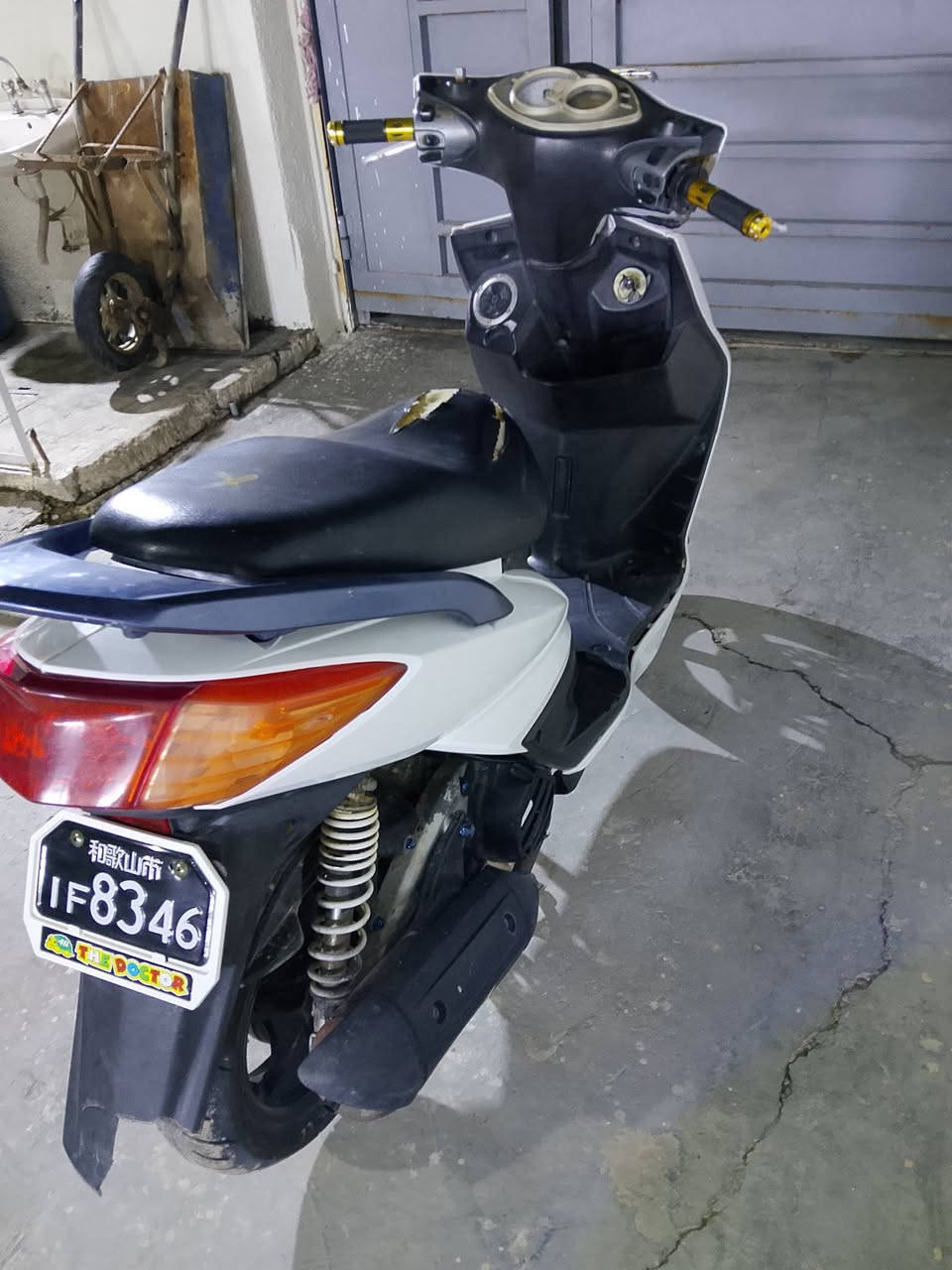 اسلام عليكم دراجه سكنز فحل للبيع
دراجه ما مفتوحة وما ناقصها شي  التواصل ***********
