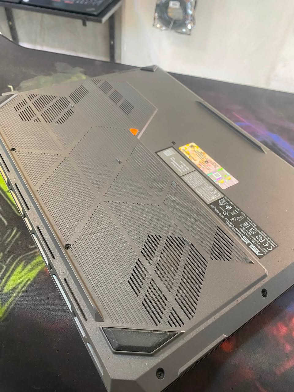 ASUS TUF FX608J
CPU : Ci7-14650HX
RAM : DDR5 5600Mhz 16Gb (قابل للتطوير )
HARD: SSD M.2 NVME 512 (قابل للتطوير)
GPU: RTX5050  8GB   115 Watt
SCREEN: 16.0 WUXGA 165Hz Srgb 100%
BATT HEALTH : 92%
CONDITION : نظافة 100% 

اللابتوب استعماله قليل وويا كارتونته وكامل ملحقاته 
السعر : 1,650,000
السعر مابي مجال رجاءاً وبدون احراج 
للتواصل :
***********

