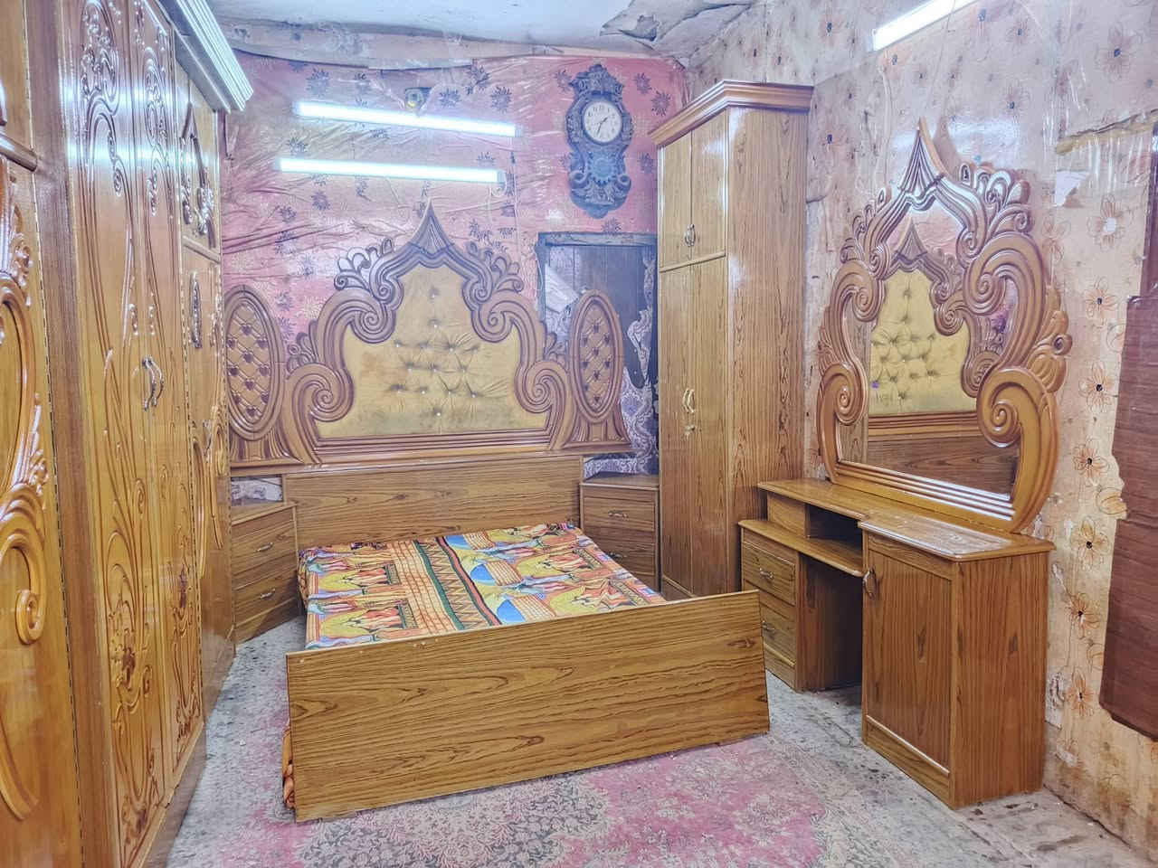 غرفه اخشاب ست ابواب ملحق للبيع السعر 650صاج الزاويه كنتوريه موديل حديث العنوان بغداد وكو توصيل انتصال ***********متواجد وتساب
