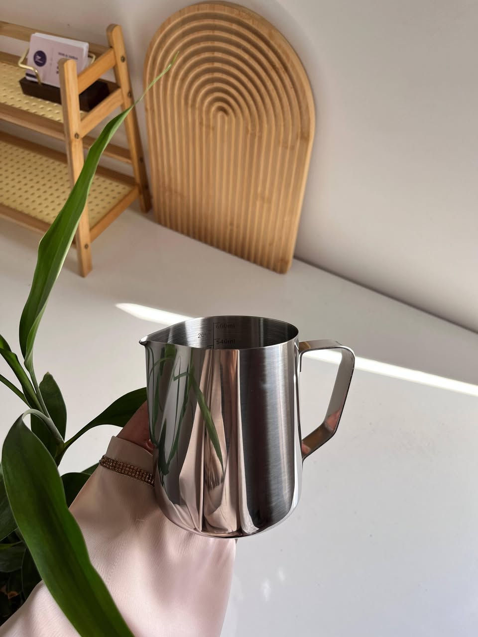 بتجر سان ستيل القياس الامثل لفوم الحليب 🥰🥰🥰
600 ml او oz 
يقرا قرائتين افضل اختيار لعشاق القهوه واللاتيه
السعر 
مفرد 9🤩🤩
جملة7750🤩


**إذا كنت صاحب هذا الإعلان وتريد حذفه لأي سبب، رجاءا أرسل رسالة إلى الدعم الفني**