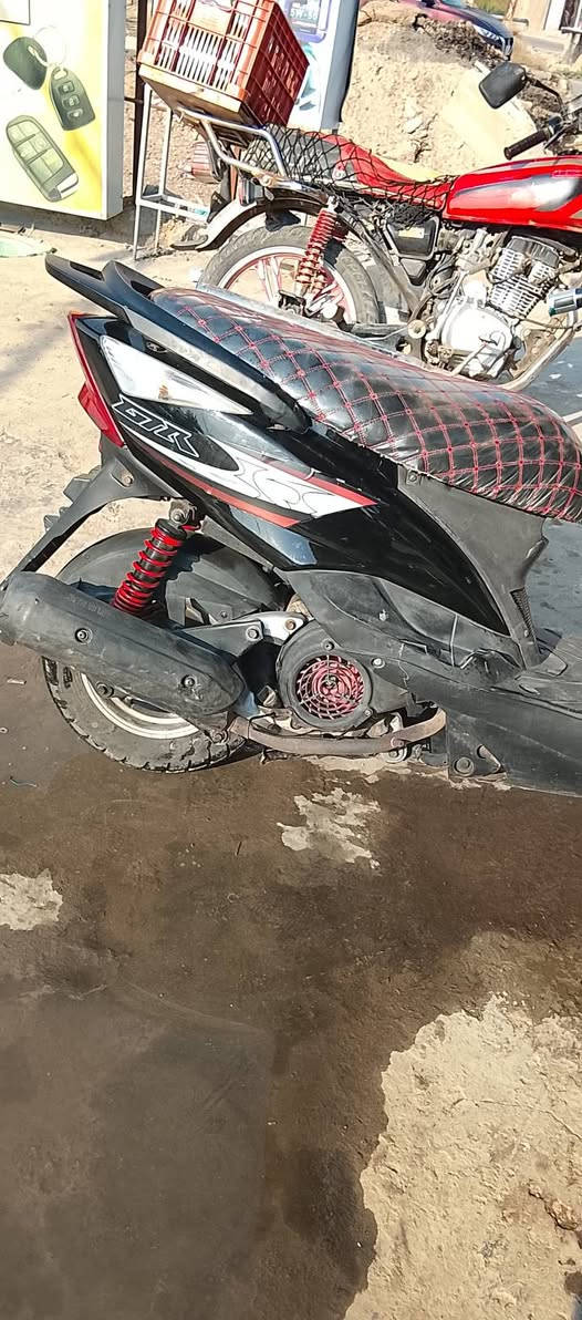 سكنس ثعلب مكينه برغي ما مفتوح دراجه كفاله المكان بغداد جسر ديالى القديم ***********السعر 650وبيه مجال
