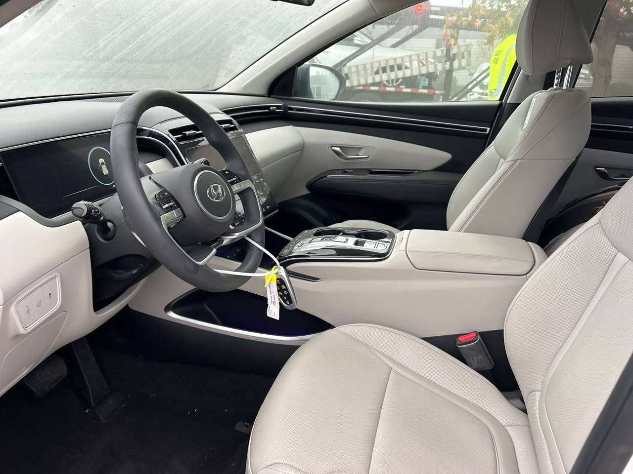 السلام عليكم توكسان حادث موضح بلصور جنطه بارد بلجاملق الخلفي والصندوق نفسيته مرجعينه
2023 لمتد vip فول الفول امريكي
لون السياره ابيض
المواصفات LIMITED VIP
1- بصمة تشغيل 
2- بصمة ابواب لمس دخول ذكي 
3- بنوراما على طول السيارة 
4- صندوق كهرباء شفط 
5- كامرات 360 درجة ( جانبية - امامية - خلفية ) 
6- كامرات مع الاشارة 
7- السيارة تتقدم وترجع ب البصمة 
8- تبريد تدفئة كشنات 
9- كشنات جلد كريمي 
10- كشنات كهرباء 
11- اضواء محيطية 67 لون اختياري 
12- كشنات خلفية هيتر 
13- مرايات تعتيم ذاتي 
14- ابل كار بلي 
15- اندرويد اوتو 
16- شاشة دجيتل 3 اشكال للقيادة 
17- اشاير ترحيب 
18- اضواء امامية LED زنون 
19- اضواء خلفية LED
20- هوك خلفي 
21- فول اوامر صوتية 
22- جامات اوتو 
23- قطعتين تبريد 
24- اشارات ب المري
25- كير دكم 
26- شفتات ستيرن 
27- تحكمات ستيرن 
28- السيارة فور ويل 
29- محرك 2500 المرغوب 
30- هاند بريك بصمة 
31- شحن واير ليس 
32- منافذ شحن 
33- اوتو هولد 
34- تشغيل عن بعد 
35- السيارة اوتو بارك 
36- حساسات امامية 
37- حساسات خلفية 
38- كير AT المرغوب 
39- رادار امامي رادار خلفي رادار جانبي 
40- نقطة عمياء 
وبعد بيها هواي مواصفات 
ممشى السيارة (14 الف فقط ) 

السيارة مكفولة من التبديل 
بدون ايرباك
رقم بغداد باسمي

مكان السيارة ميسان العمارة

السعر ٢٢٦ وبيها مجال 

رقم الهاتف ***********
