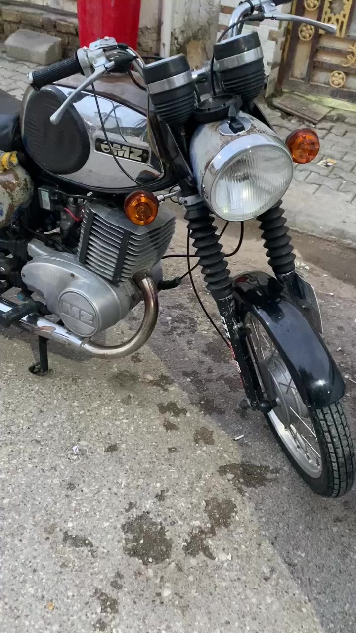 السلام عليكم جنايتنا العزاز امزت 81 للبيع سايز 5توه مكصوص شاصي مابي لحيم كهربائيات كله شغاله تاخذه ربع ماذب اتريد ابيعلك رقم وسنويه وتريد بدون الاستفسار اكثر اتصل ع رقمي وبيك خير وتدلل *********** المكان كوت
