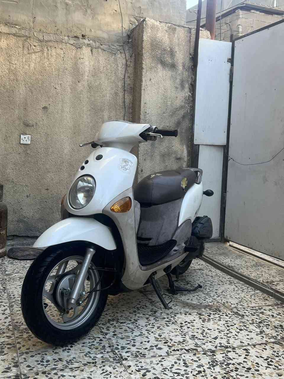 دراجة فله للبيع موديل ٢٠٠٩ دراجه جديدة كشر ومكينه كفاله تجي وتشوف بعينك كلشي ممبدل بيها تاركها صار سبوع كاعد الباتري مالته غير هاي كلشي مبيها مكاني كربلاء وسعر قيم واخذ بل يرضة بي الله ***********
