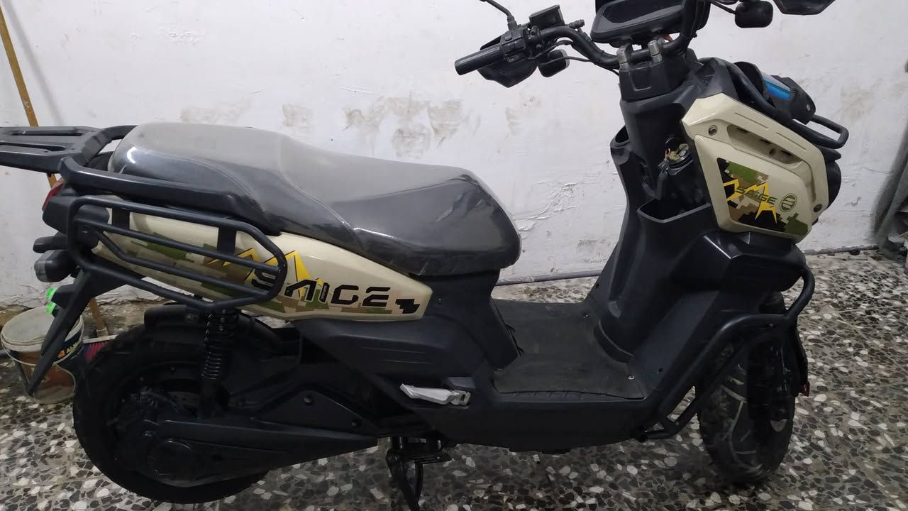 دراجة شحن اباجي نضيفة جدا اخت الزيرو اي نقص مابيهة السعر ٩٠٠ الف مكاني الشعب ***********
