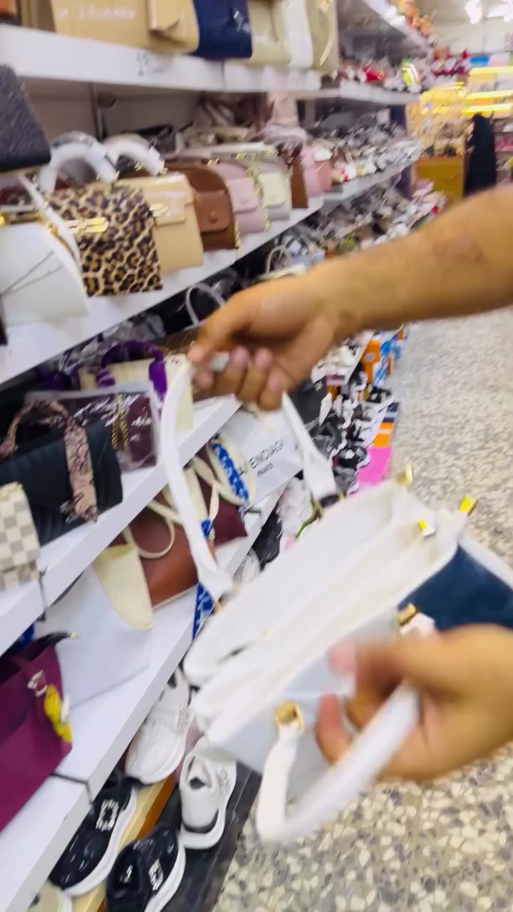 أناقة المرأة ليست في غلاء ما ترتدي،
بل في حسن اختيارها وبساطته وتناسقه. 
🔅🔅🔅🔅🔅🔅🔅🔅🔅🔅🔅
سكوبي واحد عروض
العنوان النجف شارع العسكري كبل مقابل جملة بركات الزهراء الغذائية قرب أبو زهراء المضمد 
أوقات الدوام 
من الساعه 9 صباحاً إلى الساعه 11 ليلاً 
 استفسار  ***********
استفسار  ***********
رقم التوصيل ***********
لايك وتعلق حلو مثلكم 😘
