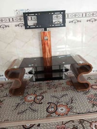 ميز ابلازمه للبيع  كما موضح بالصورة  السعر 30 الف  الإتصال على الرقم  ...