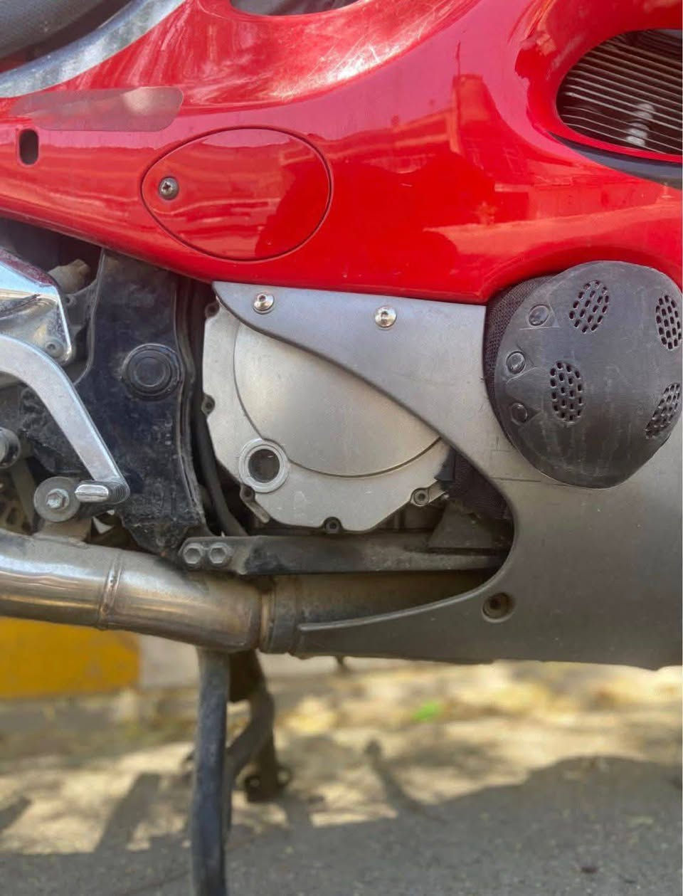 دراجة سوزوكى كاتانا  محرك 600cc
موديل 2005 اسم موديلها gsx-f 
دراجة حلوه واعتمادية جدا 86 حصان
جديدة شخط واحد مابيها .. صاحبها معتز بها ومچودرها اوراقها مفقودة من زمان ونريد نبيعها لأن ممحتاجيها ..
العنوان/ بغداد الجديدة/ المشتل 
 للاتصال والاستفسار على رقم الواتساب 
***********
