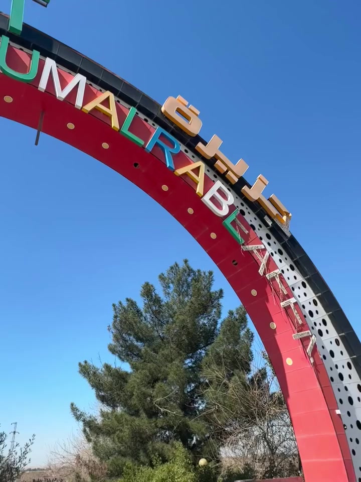 سياره مديل 2024 
ضرر جماغين كدام وبوند وبابين السايق والوراه وجماغ الخلفي 
لغدً من كدام بيها من جها وحده شواصي مابيهم شي شرط 
فتحه بصمه تشغيل عن بعد هوتو بريك هندبريك بصمه زينون ماشي 60 مايل رقم جديد سمويه جديد هزه جديد وفحص جديد تحويل وكاله حاضر غرامات صفر تاير باتري جديد يربكات استيرن وبرده فقط وراجع سستم تحديد مسار شاشه متصله رادار امامي خلفي جانبي تشغيل عن بعد ويل كم اصلي مال 24 السعر 130 ورقه معارض بتكسي وبيها مجال  بسيط  ***********
