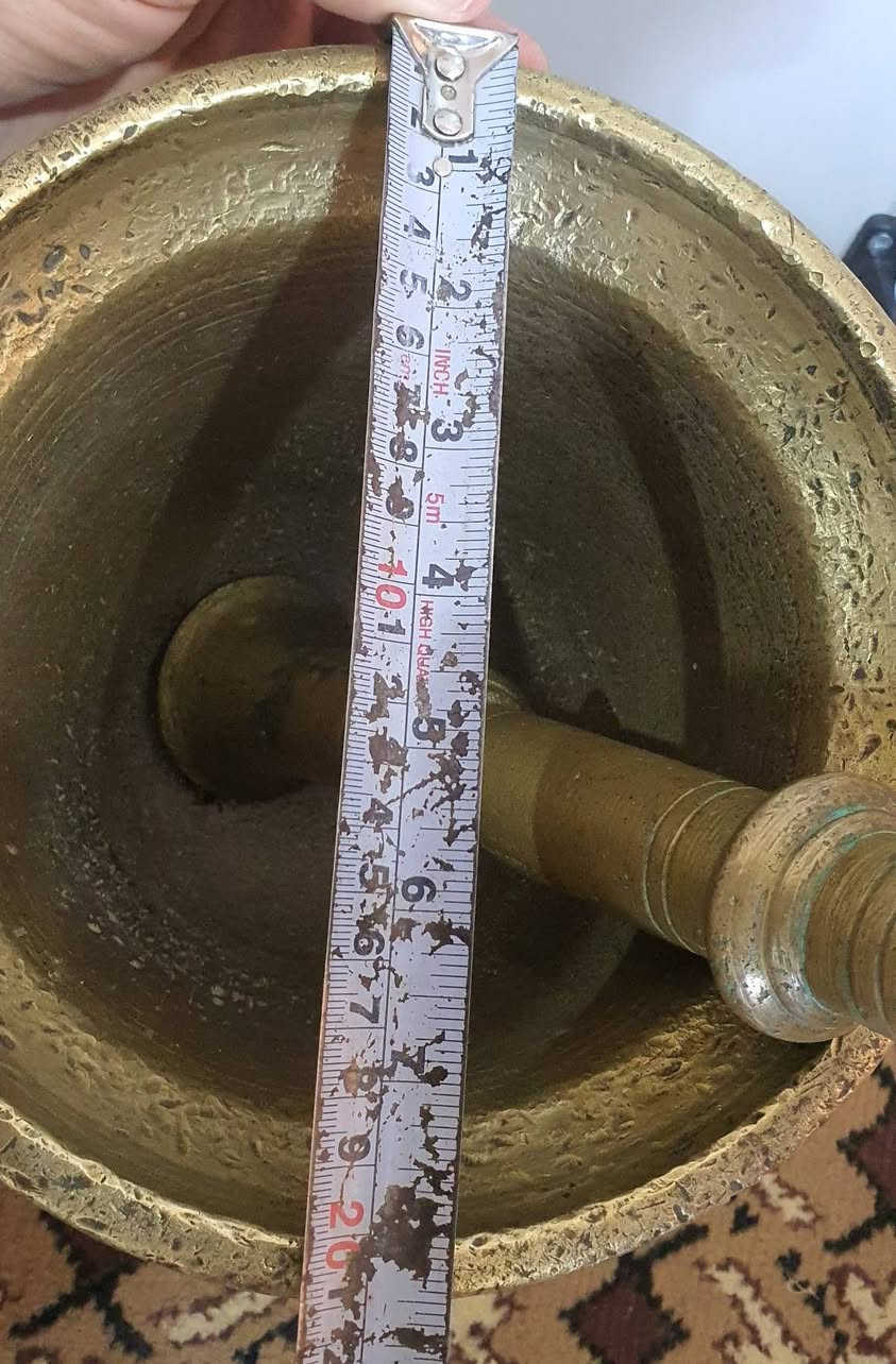 ارتفاع الهاون 24 قديم كلش وثقيل
ابيع على شكل مزاد
وكذلك الواتساب مفتوح ***********
