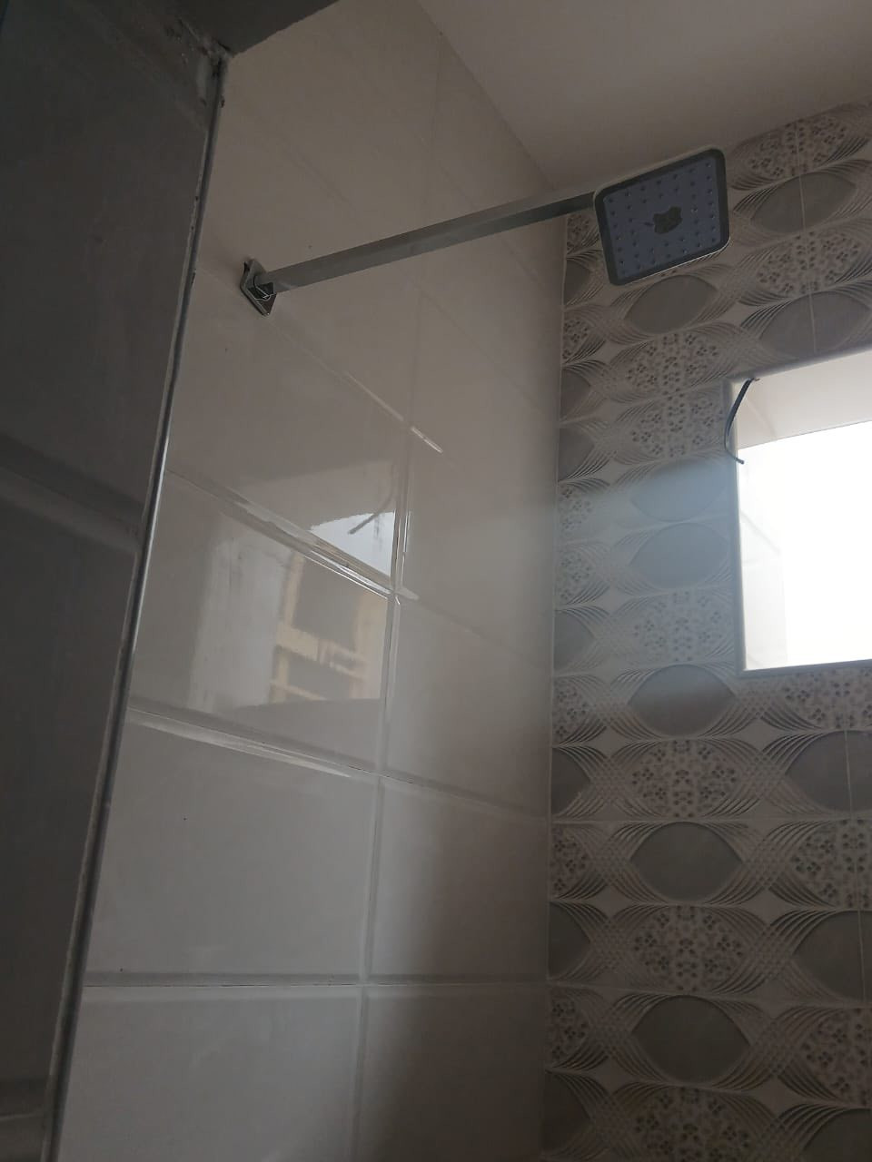 دار للبيع المساحة 50 متر ✅
طابقين ونص 3 غرف نوم 
حي البساتين حي الأكراد 
البيت جديد قريب على القناة 
للاستفسار ***********
