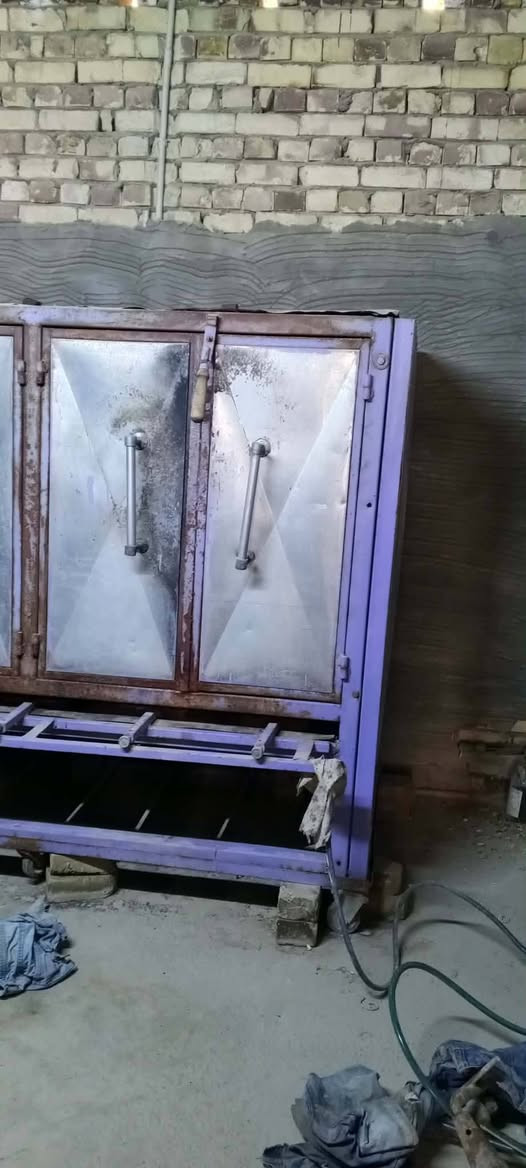 السَلام عليكم ، غراض معمل حلويات كاملة للبيع مُستعملة ، المكان:بابل-مركز المدينة.
للاستفسار:

‏‪***********
