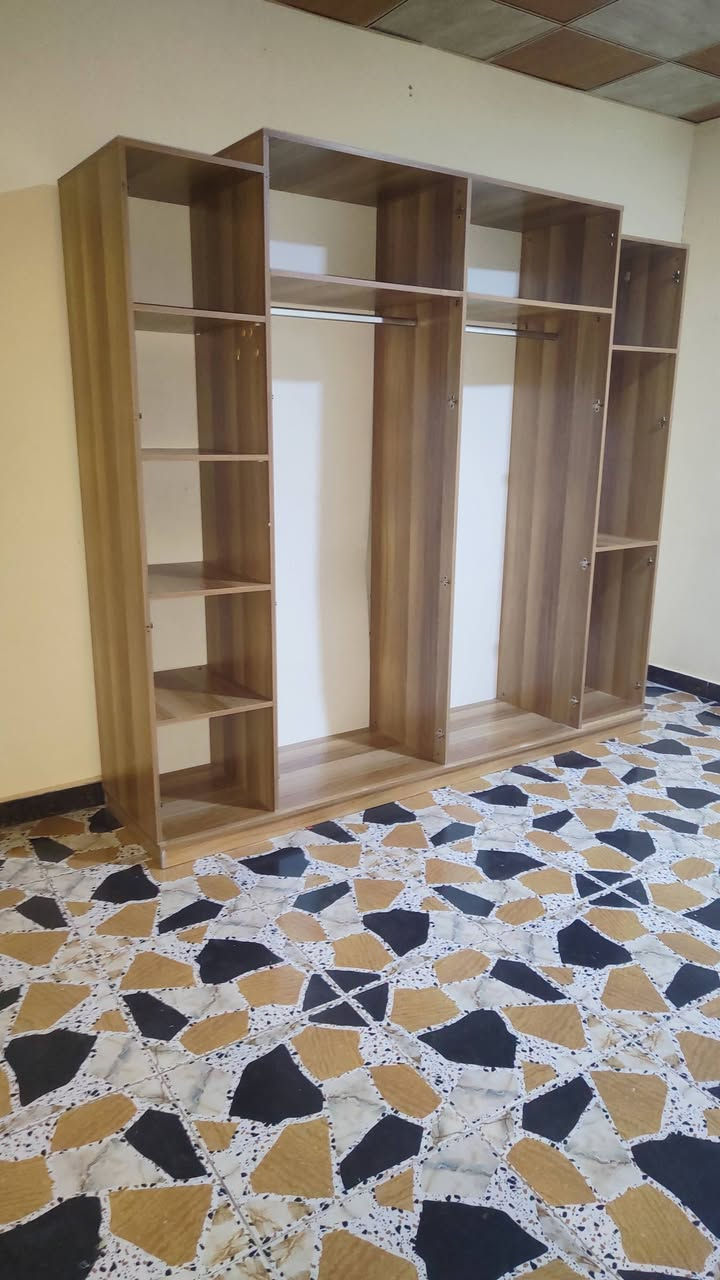 سلام عليكم غرفه 7 قطع كلش نضيفه بعدها جديده هيه والدوشك ب600 وبيها مجال للاستفسار ***********////***********
