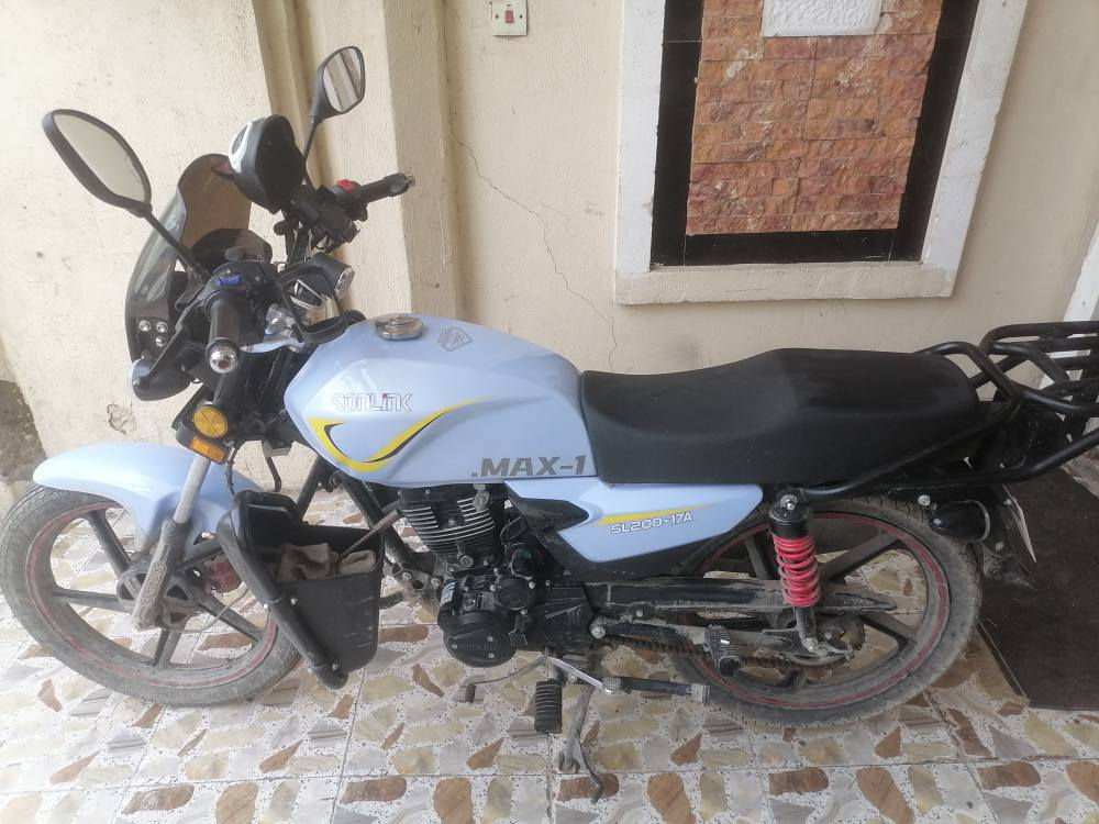 ***********
 دراجه للبيع خمسه قير
