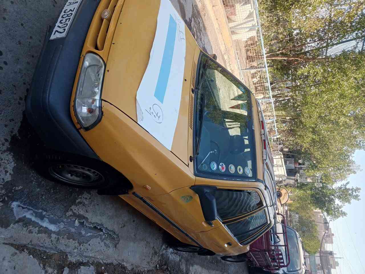 السلام عليكم 
سايبة موديل 11للبيع سنوية لل32مصفرة +كير او مكينة خير من الله  صدر امامي خلفية جديد دبلات خلفية جدد تخم تاير جديد قبل سبوع شادهن كهربايات كلها شغالة بي يرادلهن ترتيب بصيط( كشر ما مكفولة بيها صبغ )بس سيارة كاعدة كشر كدام عينك المكان بغداد حي الجهاد  للستفسار ***********
