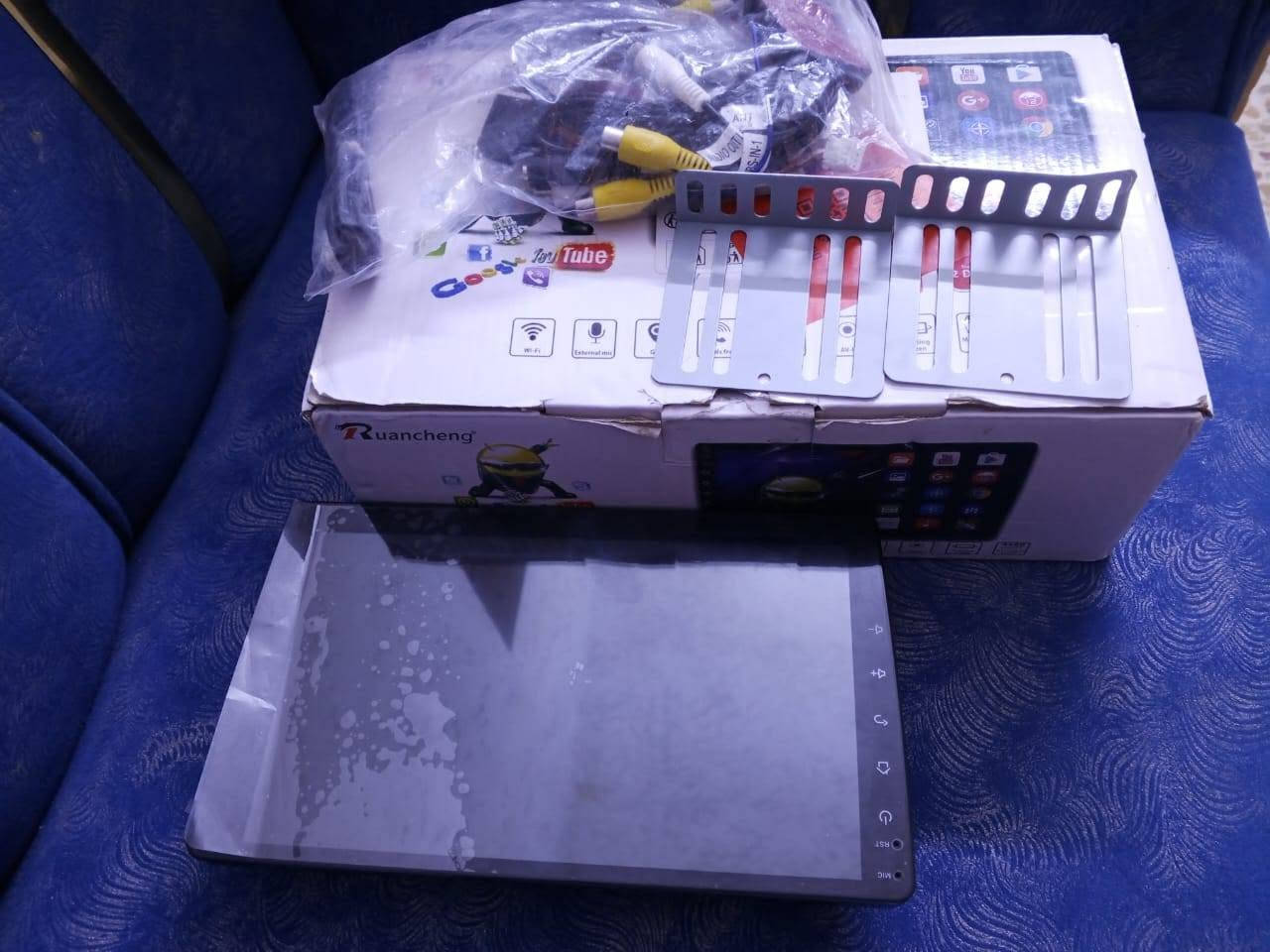 السلام عليكم.
هاي *شاشة سيارة اندرويد 2 DIN ماركة Ruancheng* 

*مواصفاتها..

1.  شاشة 2 دين لمس 

2.  بيها Wi-Fi + GPS + بلوتوث + ميرور لينك للجوال 

3.  يوتيوب، خرائط كوكل، راديو، USB، مايك خارجي 

4.  قدرة صوت 4×60 واط


**إذا كنت صاحب هذا الإعلان وتريد حذفه لأي سبب، رجاءا أرسل رسالة إلى الدعم الفني**