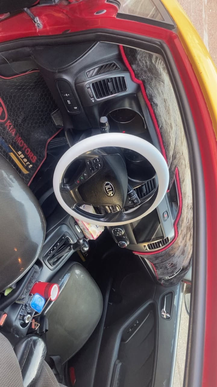 كيه فورتي
موديل 2015وارد أمريكي 

حادث بابين عكس السايق بدون دواخل

مكينه كفاله تبريد ثلج

صدر جديد 

السعر 106

المكان بغداد 

***********واتساب موجود
