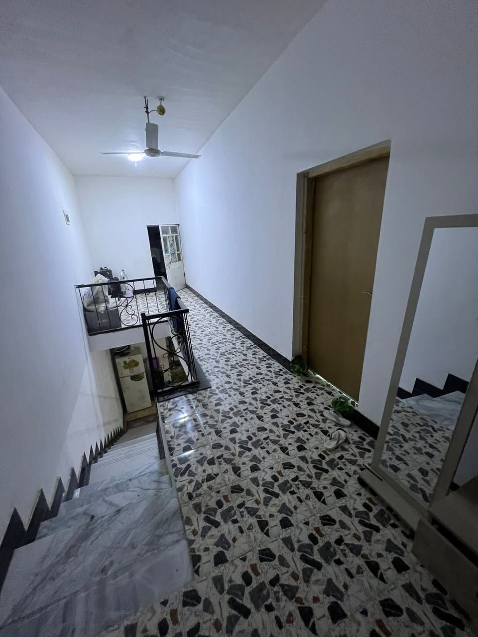 دار سكن مساحه 140 متر  طابو صرف بناء حديث طابوگ غرفتين نوم فوك وجوه هول مطبخ استقبال مجمع صحي كراج ارضيه كاشي جدران المطبخ والصحيان سيراميك 
كراج سياره موقع مرتب ع ساحه 
خدمات كامله 
ابو غرق حي السلام 
الأستفسار الأتصال 
***********
#الدار_المعموره_للعقار 
من لديه عقار ويرغب بالبيع مراسلت الصفحه او الاتصال 
ولدينا عروض تناسب الجميع
