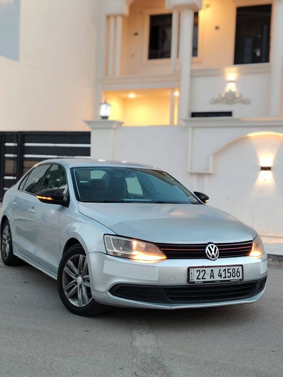 سلام عليكم جيتا 2014 محرك 20 خليجي قطعتين بيها صندوق مصبوغ وبونيد *********** سعر 115$
