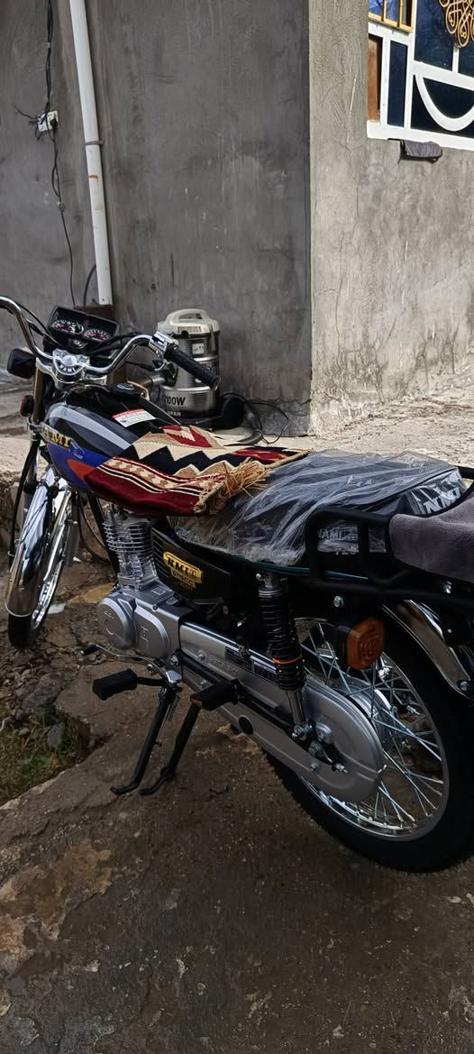 السلام عليكم دراجه للبيع نامه تعمير شلامجه شاصي امتياز دراجه اول تبديله دهن كفاله عامه سعر مليون وبيهه مجال كلش قليل


**إذا كنت صاحب هذا الإعلان وتريد حذفه لأي سبب، رجاءا أرسل رسالة إلى الدعم الفني**